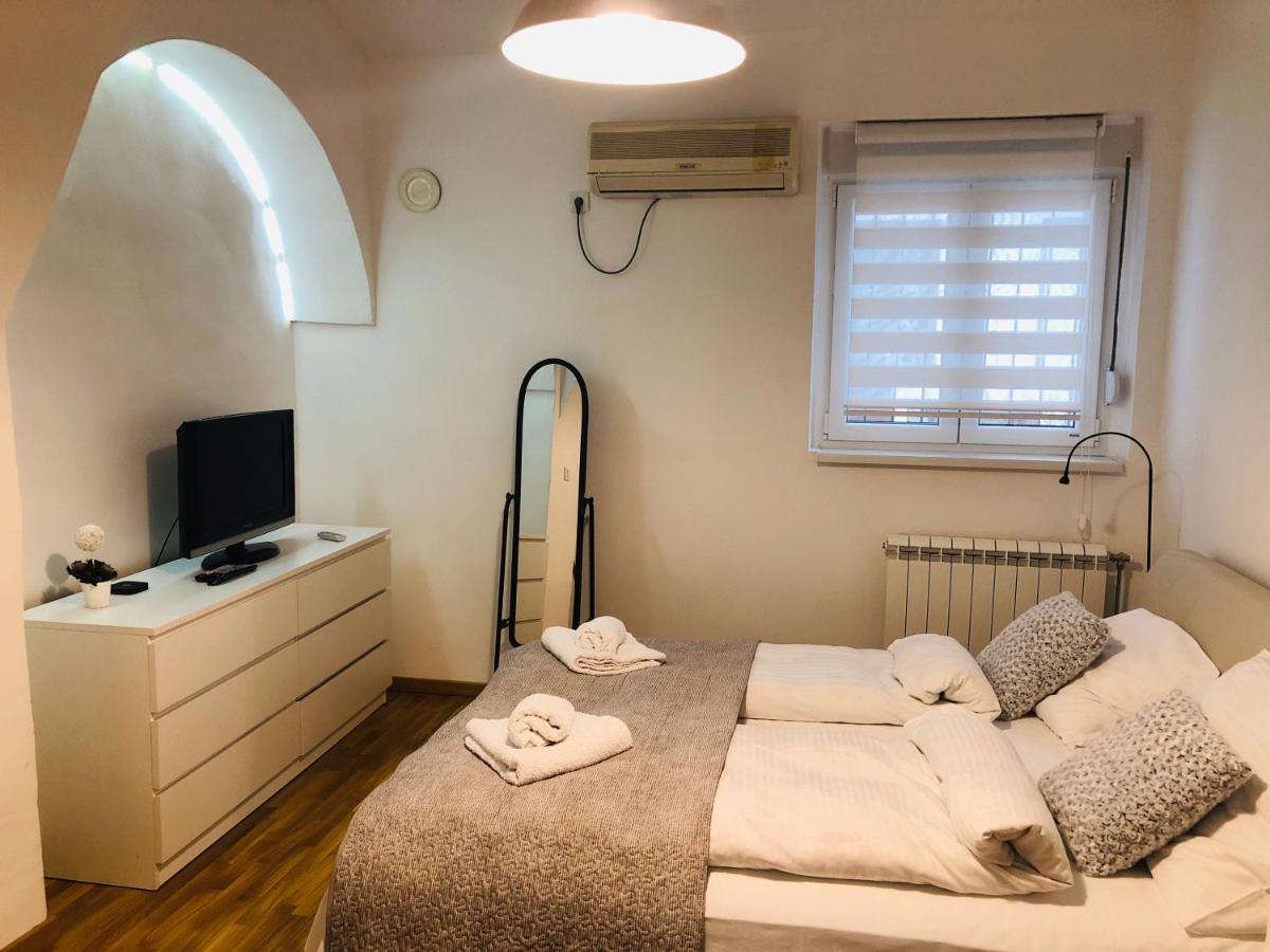Apartman Tina Новий Сад Екстер'єр фото